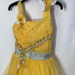 BEAUTIFUL GIRL DRESSES